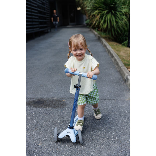 Micro Mini2Grow 2.0 LED Scooter - Micro Scooter